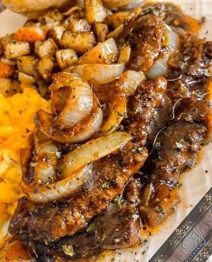 Cubed Steak with Onion Gravy 