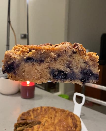 blueberry crumb cake 🫐