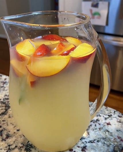 Spiked Peaches and Cream Lemonade 