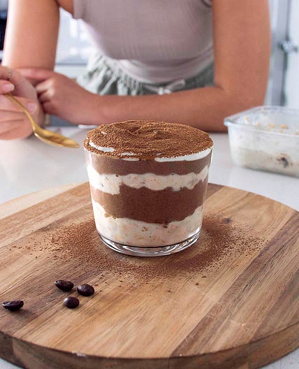 ALMOND TIRAMISU OVERNIGHT OATS