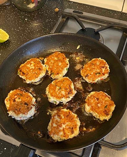 Thai chicken burgers