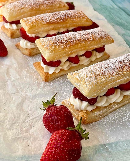 Strawberry Cheesecake Puffs 