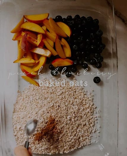 Peach & Blueberry Baked Oats