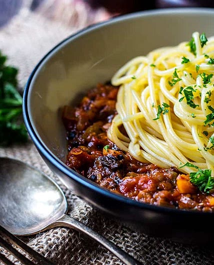 Mushroom and lentil vegan spaghetti bolognese