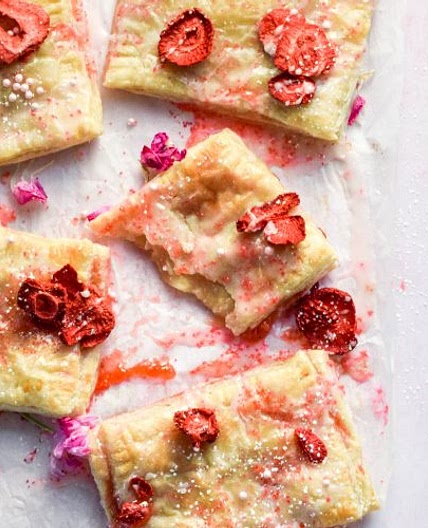 Frosted Strawberry Pop Tarts