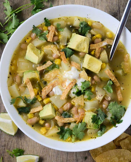 Easy One Pot White Bean Chili (Vegan)