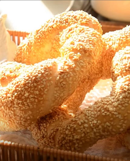 Simit (Turkish Bagels)