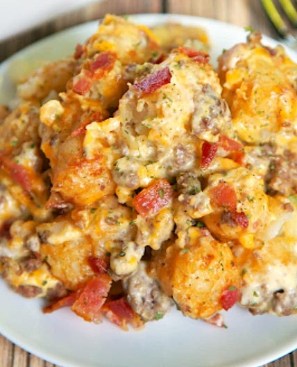 bacon cheeseburger tator tot casserole