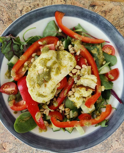 Pesto packed halloumi salad