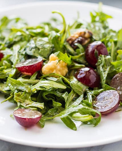 Low FODMAP Arugula Salad with Grapes