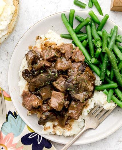 SLOW COOKED SALISBURY BEEF TIPS