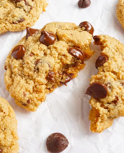 Almond Flour Chocolate Chip Cookies