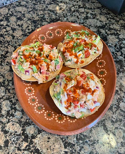 TOSTADAS DE ENSALADA DE ATÚN 