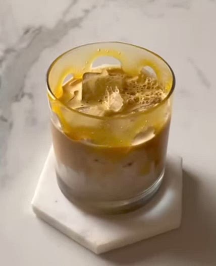 Caramel iced latte