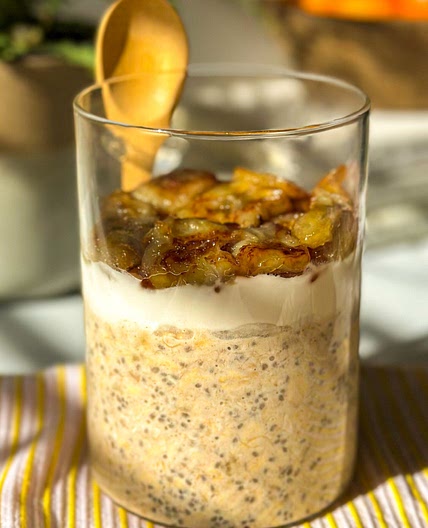 Caramelized Banana Bread Pudding Overnight Oats (vegan & gluten free)