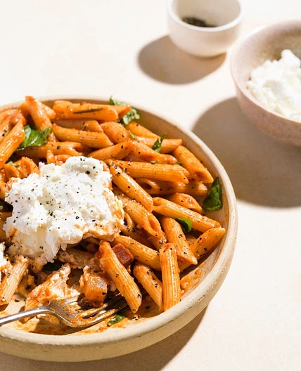 Pasta w/ Spicy Tomato Sauce & Pancetta