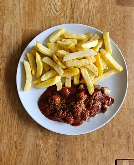 Curry-Wurst & Pommes