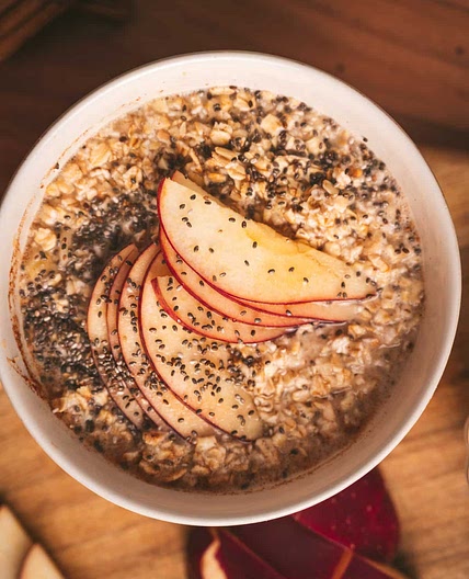 Easy Apple Cinnamon Oatmeal