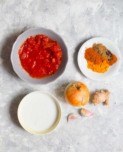 Coconut and Tomato Chicken Curry 