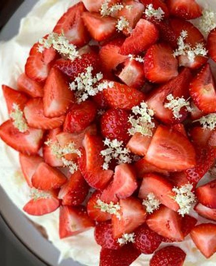 Strawberry  cake for Sweden's Midsummer festival
