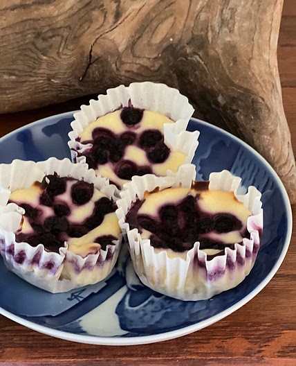 Wild Blueberry and Lemon Crustless Cheesecake