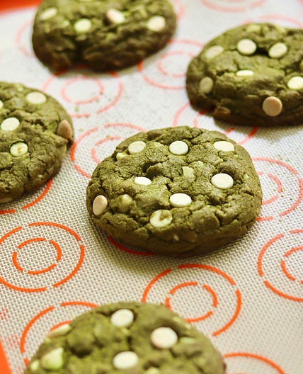 Matcha Macadamia Nut Cookies