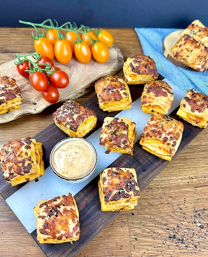 Tomato Pesto Mozzarella Bites