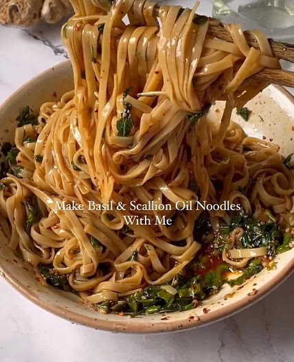 Basil & Scallion Oil Noodles 