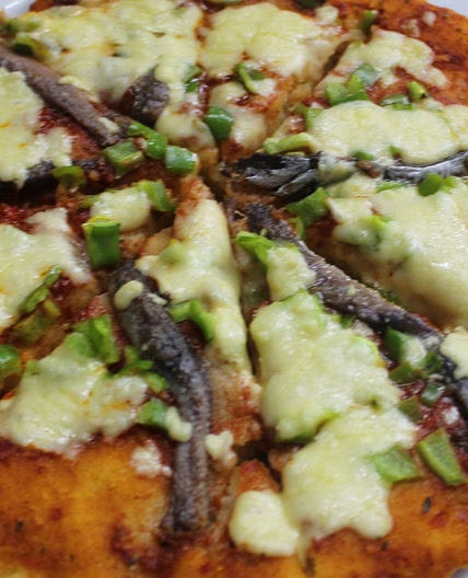 Anchovy Pitza