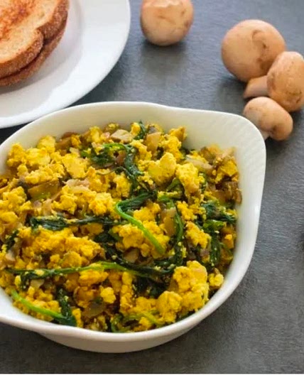 Tofu Scramble With Mushrooms and Spinach