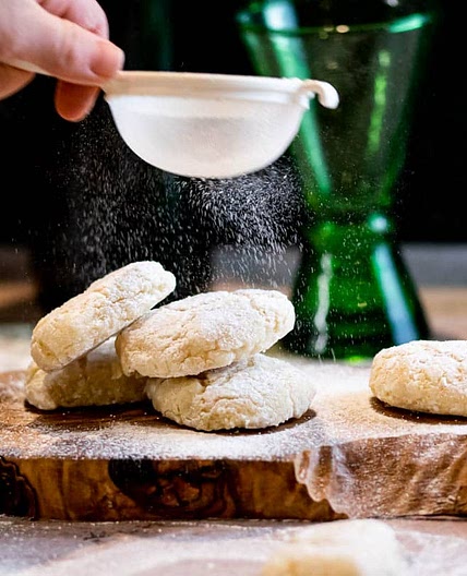Italian Chewy Soft Almond Cookies - Amaretti Biscuits