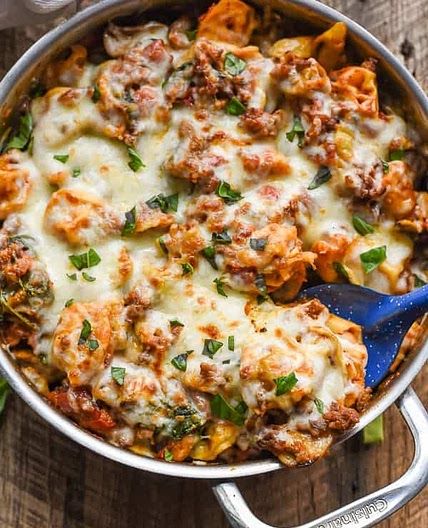 Cheesy One Pot Tortellini and Sausage