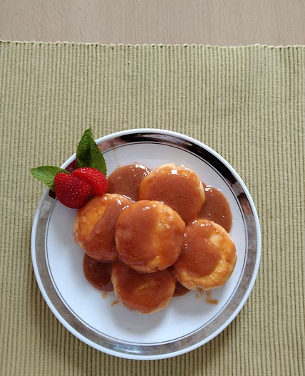 Сырники с карамельные соусом