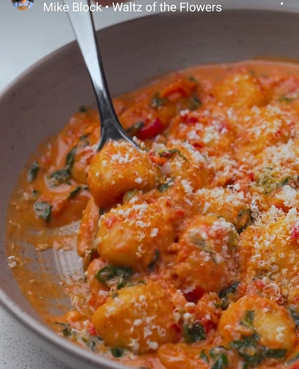 Spicy Garlic & Tomato Gnocchi
