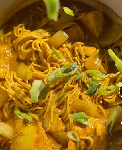 Chicken Noodle Curry 