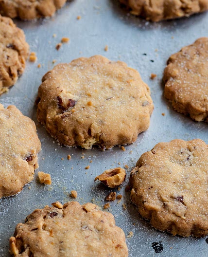 Hazelnut biscuits