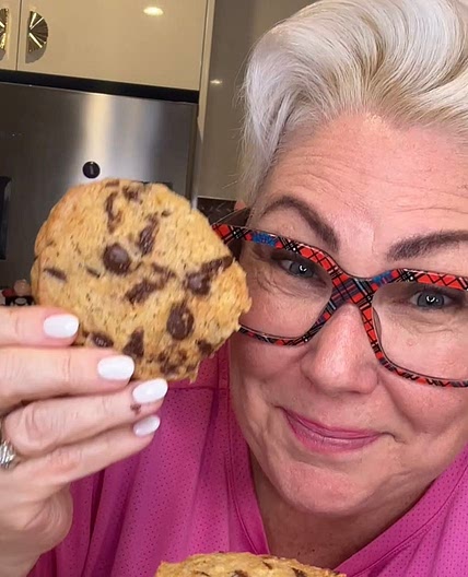 5 Minute Chocolate Chip Cookies 