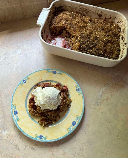 Rhubarb crisp