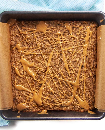 Banana Peanut Butter Oat Bake (toddler + kid-approved) - Baby Foode