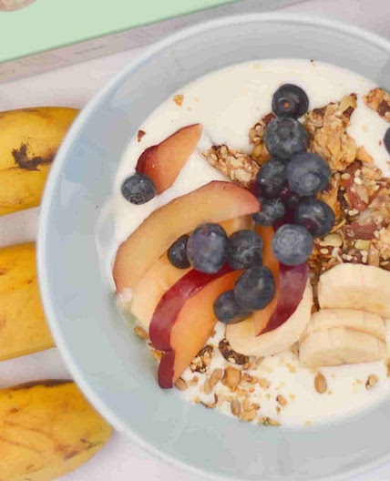 Fruta + Yogurt + Granola