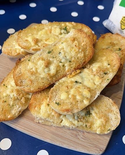 cheesy garlic bread 
