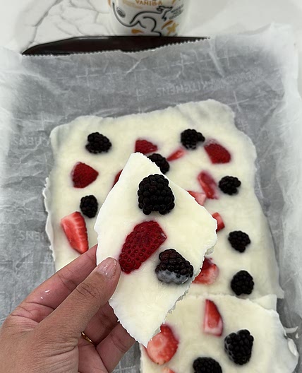 Frozen yogurt bark
