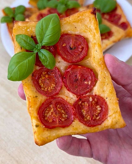CHERRY TOMATOES PASTRIES 