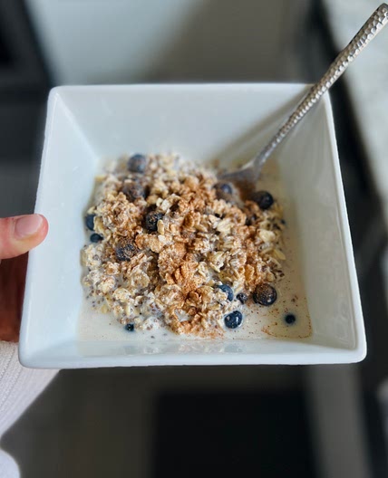 BLUEBERRY CINNAMON OVER-NIGHT OATS 