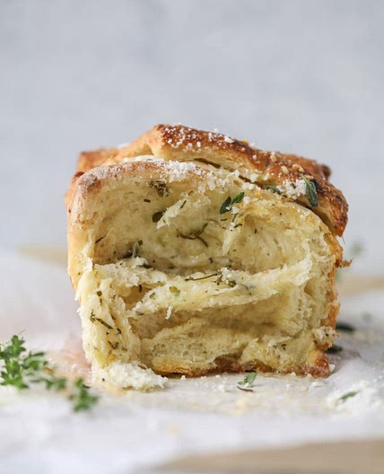 D'licious Herbed Pull Apart Bread