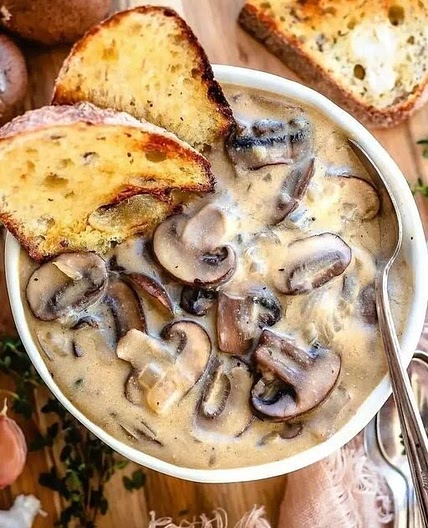 VEGAN CREAM OF MUSHROOM SOUP.,/