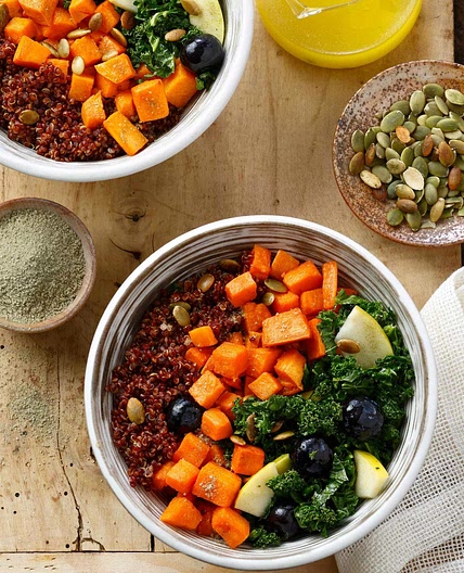 Buddha bowl au quinoa et à la patate douce au sel de Guérande