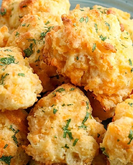 Red Lobster Cheddar Bay Biscuits