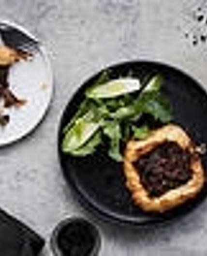 Seeni sambal tarts