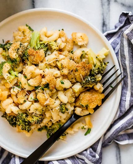 Skinny Baked Broccoli Macaroni and Cheese
